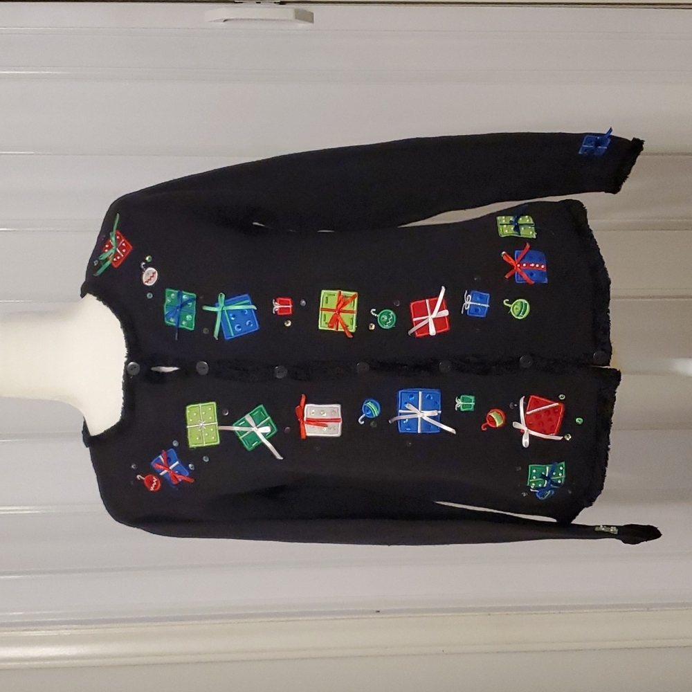 Women's Black Red Green Ugly Christmas Sweater Presents M